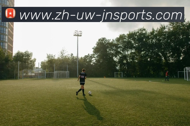 足球荣誉感培养在塑造俱乐部文化中的长远价值